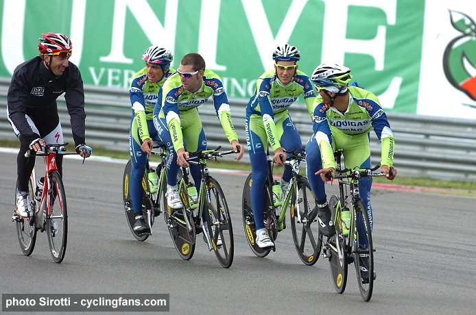 2009_vuelta_a_espana_assen_gp_circuit_liquigas_team3.jpg