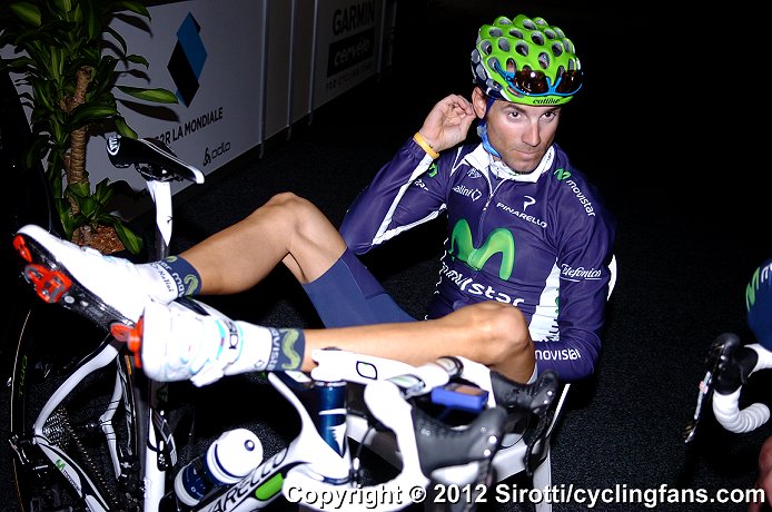 www.cyclingfans.net/2012/images/2012_tour_down_under_alejandro_valverde_movistar1a.jpg