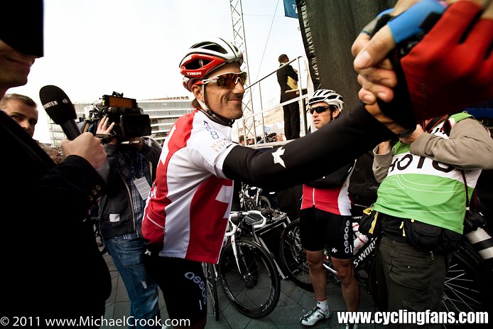 www.cyclingfans.net/images/2011_uci_road_worlds_copenhagen_elite_men_road_race_fabian_cancellara_switzerland1a.jpg